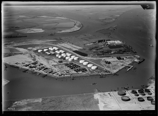 NIMH - 2011-0447 - Aerial photograph of Rotterdam, The Netherlands - 1920-1940